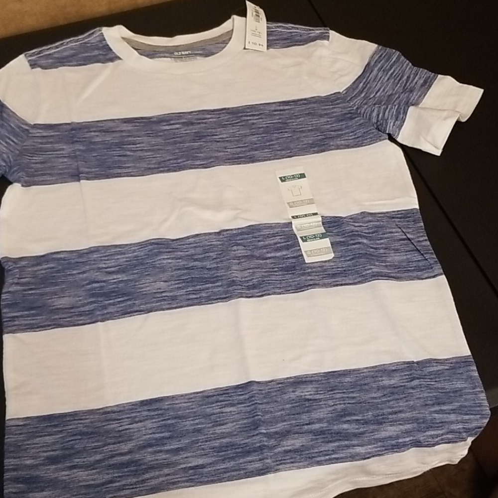 Old Navy tshirt
